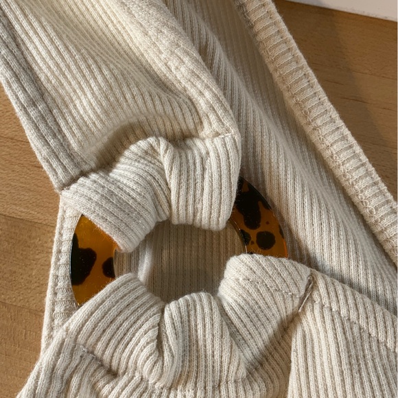 Women’s 4X one shoulder cream crop top tortoise shell colored accent by LOVEFOOL - Picture 5 of 8